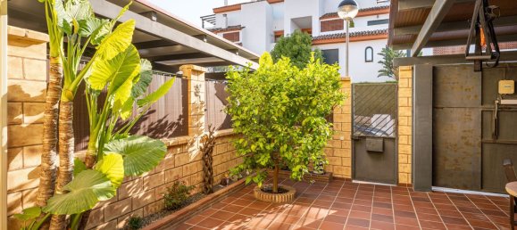 3 bedrooms Townhouse in Estepona, Spain No. 136173 3