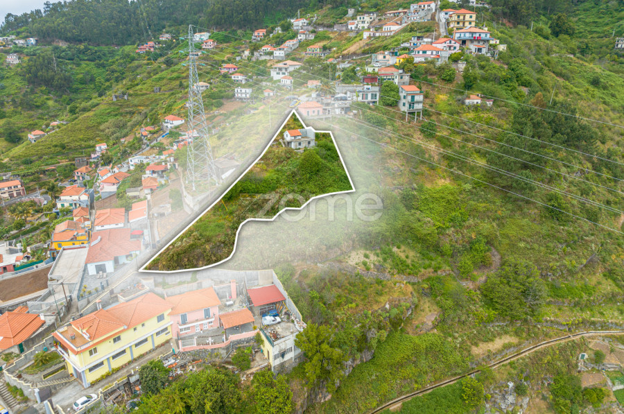  Land in Camara de Lobos, Portugal No. 75352