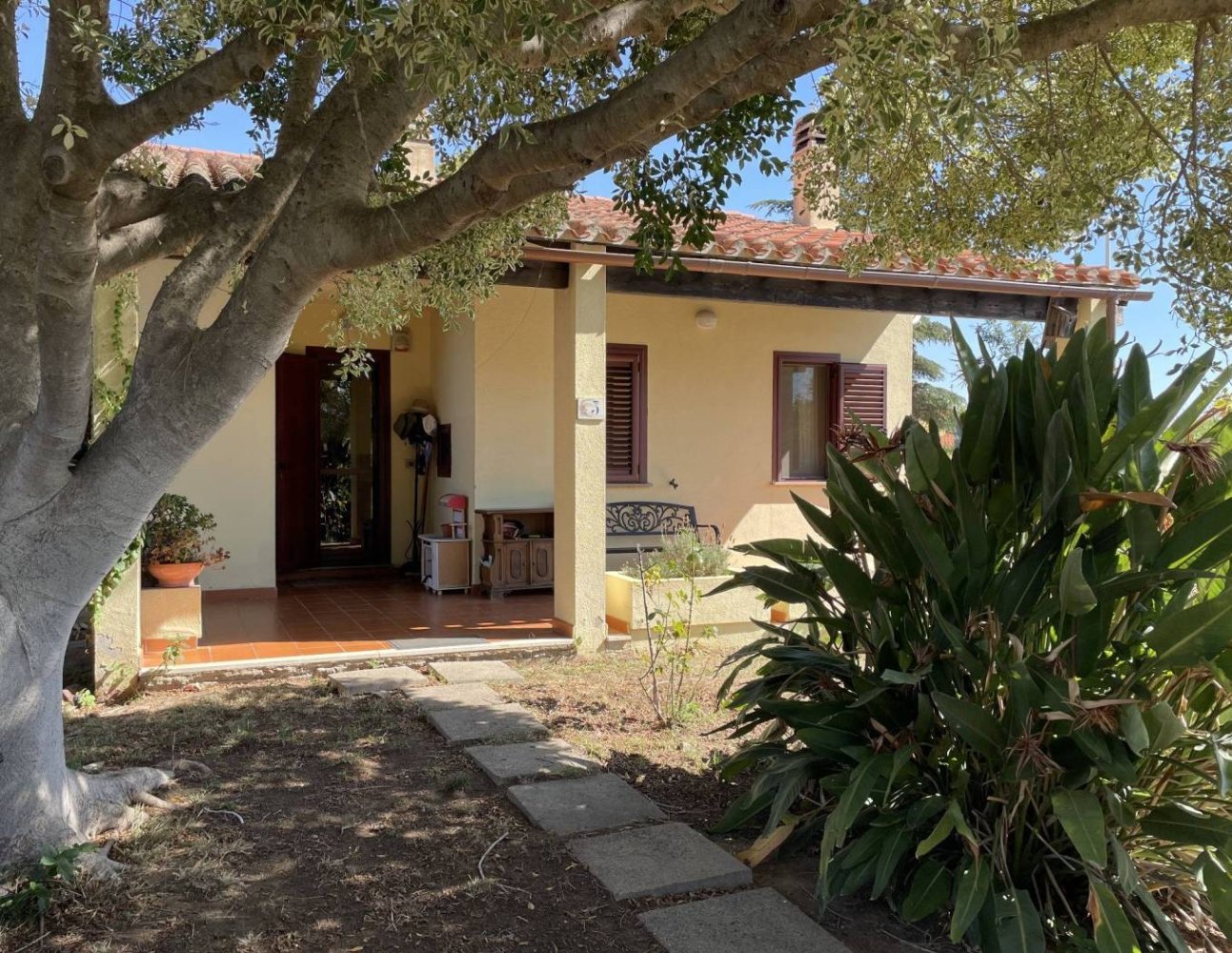 3 bedrooms Villa in Capoterra, Italy No. 304836