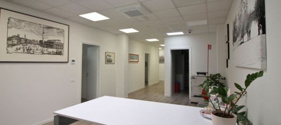 Bureau à Vicenza, Italy 190m² No. 326638 3