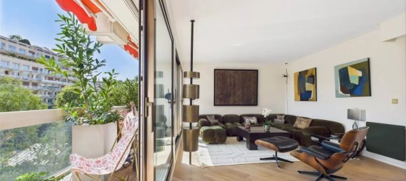 5 rooms Apartment in Paris, France No. 322616 4