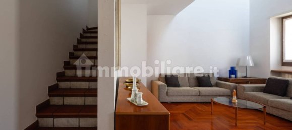 Apartamento de 3 dormitorios en Monza, Italy No. 317108 10