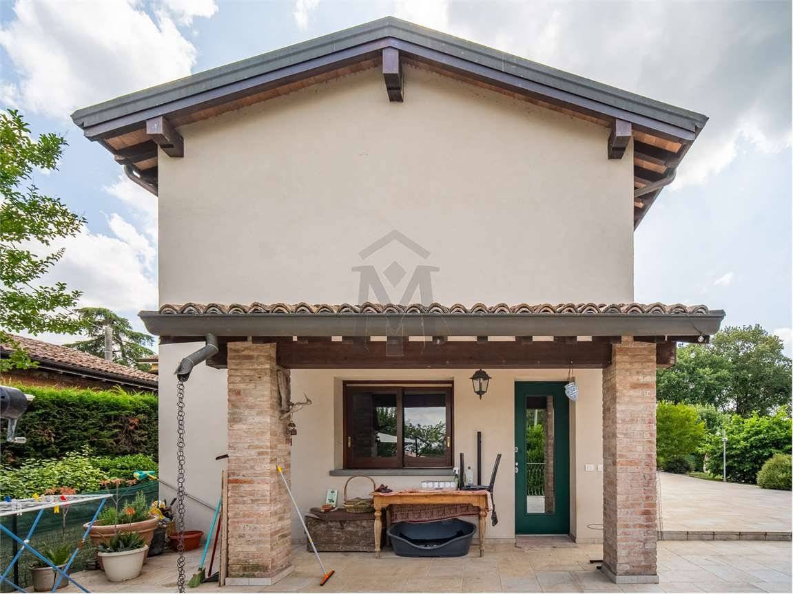 Villa de 2 dormitorios en Scandiano, Italy No. 309223