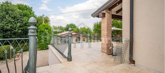 Villa de 2 dormitorios en Scandiano, Italy No. 309223 17