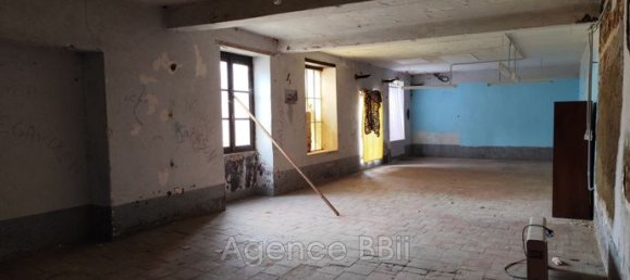 Casa de 3 dormitorios en Saint-Denis-de-Cabanne, France No. 307502 12