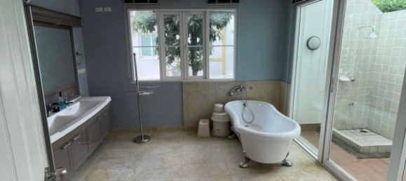 4 bedrooms House in Lat Phrao, Thailand No. 4470 5