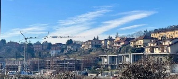 2-salle Appartement à Anzano del Parco, Italy No. 15288 17