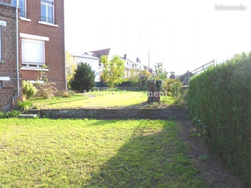 Casa de 6 dormitorios en Le Cateau-Cambresis, France No. 43191