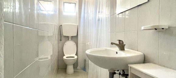 5 bedrooms Apartment in Fucecchio, Italy No. 380357 2