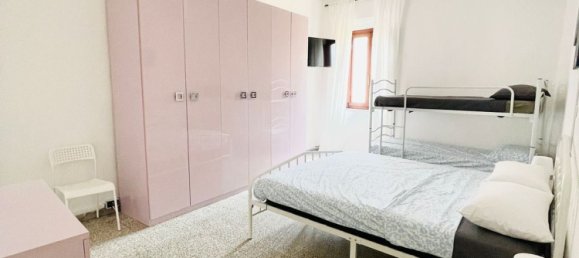 5 bedrooms Apartment in Fucecchio, Italy No. 380357 4