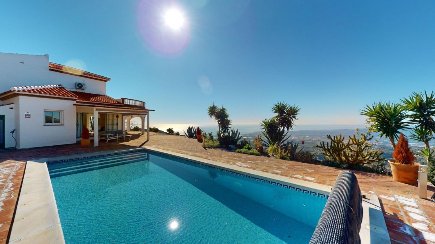 3 bedrooms Villa in Arenas, Spain No. 131056