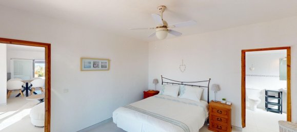 3 bedrooms Villa in Arenas, Spain No. 131056 20