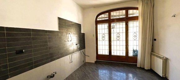6 rooms Apartment in Empoli, Italy No. 38042 7