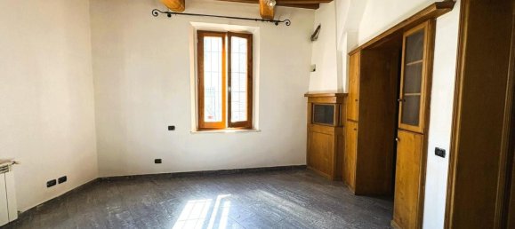 6 rooms Apartment in Empoli, Italy No. 38042 28