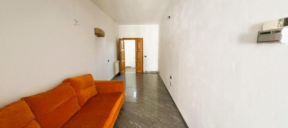 6 rooms Apartment in Empoli, Italy No. 38042 9