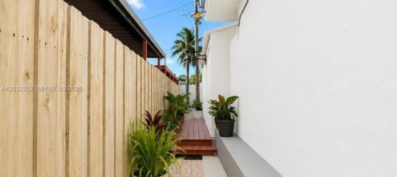 5 dormitorios villa en venta en Miami, Miami-Dade, Florida, USA № 615009 8