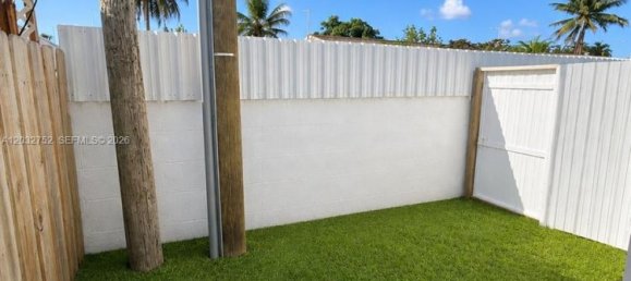 5 dormitorios villa en venta en Miami, Miami-Dade, Florida, USA № 615009 3