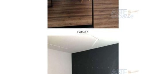 80m² Commercial property in Jesi, Italy No. 122684 2