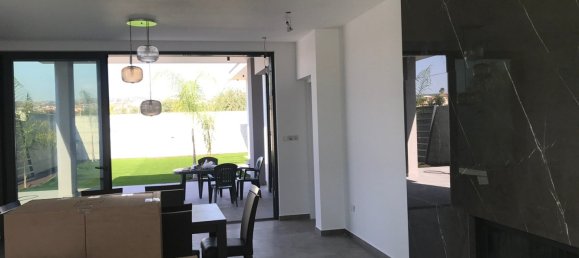 4 bedrooms Villa in Kato Polemidia, Cyprus No. 638 2