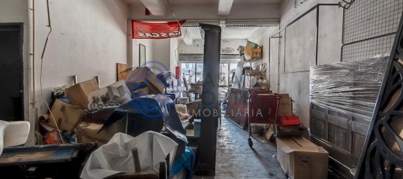 360m² Building in Porto, Portugal No. 41112 11