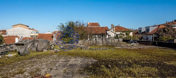 360m² Building in Porto, Portugal No. 41112 22