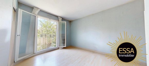 Studio in Viroflay, France No. 328791 6