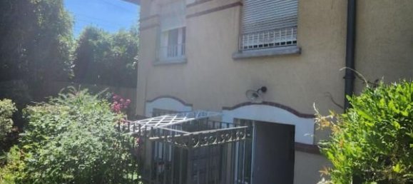 Studio in Viroflay, France No. 328791 7