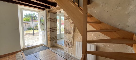 2 Schlafzimmer Haus in Saint-Ay, France, Nr. 211395 3