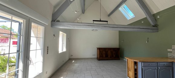 2 Schlafzimmer Haus in Saint-Ay, France, Nr. 211395 4