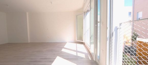 2 chambres Appartement à Romainville, France No. 359277 3