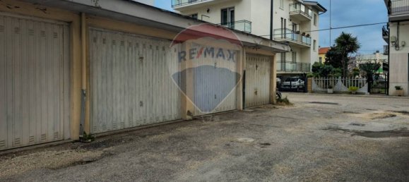 2 bedrooms Apartment in Pescara, Italy No. 56772 22