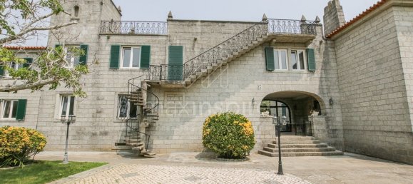 11 bedrooms House in Cascais, Portugal No. 109999 9