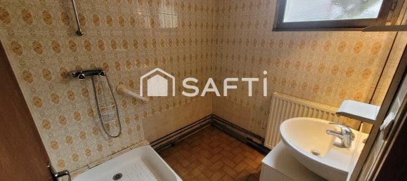 3 bedrooms House in Abilly, France No. 156023 21