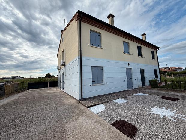 5 rooms Villa in Padua, Italy No. 276913