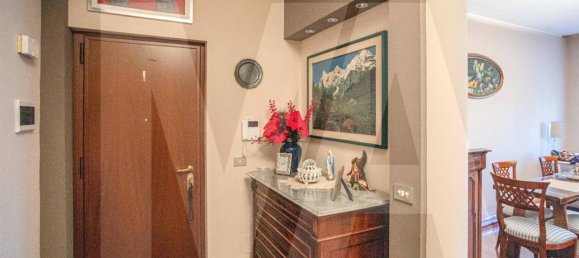 3 rooms Apartment in Cologno Monzese, Italy No. 29703 2