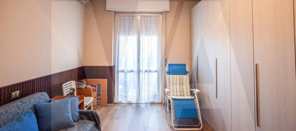 3 rooms Apartment in Cologno Monzese, Italy No. 29703 133