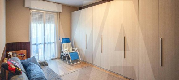 3 rooms Apartment in Cologno Monzese, Italy No. 29703 122