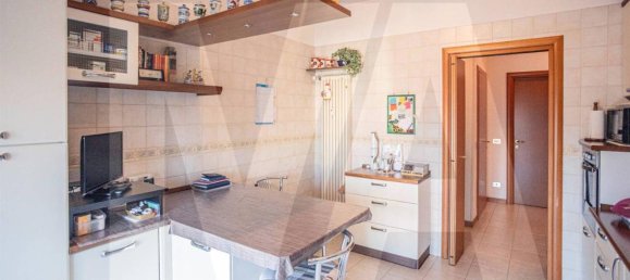 3 rooms Apartment in Cologno Monzese, Italy No. 29703 83