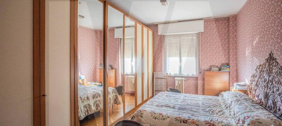 3 rooms Apartment in Cologno Monzese, Italy No. 29703 141