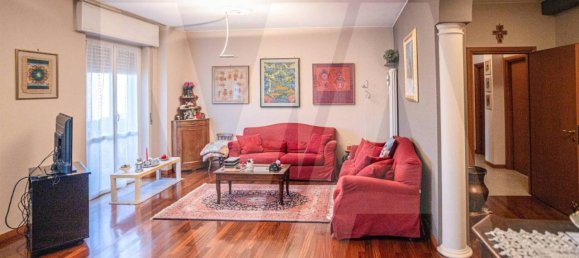 3 rooms Apartment in Cologno Monzese, Italy No. 29703 6