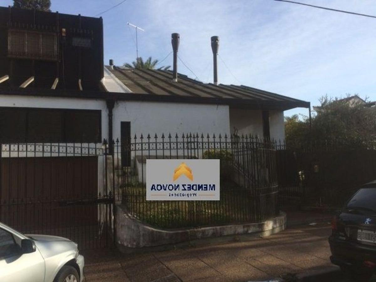 Дом с 8 спальнями в Альмиранте Браун, Аргентина № 72445