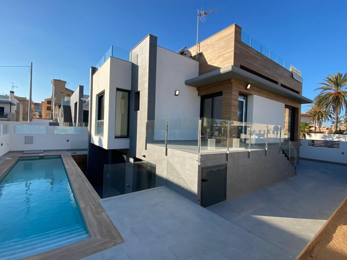 4 bedrooms Villa in Torrevieja, Spain No. 129249