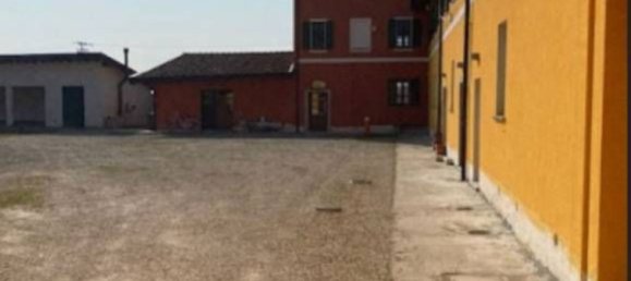 4-salle Appartement à Vigevano, Italy No. 284931 2