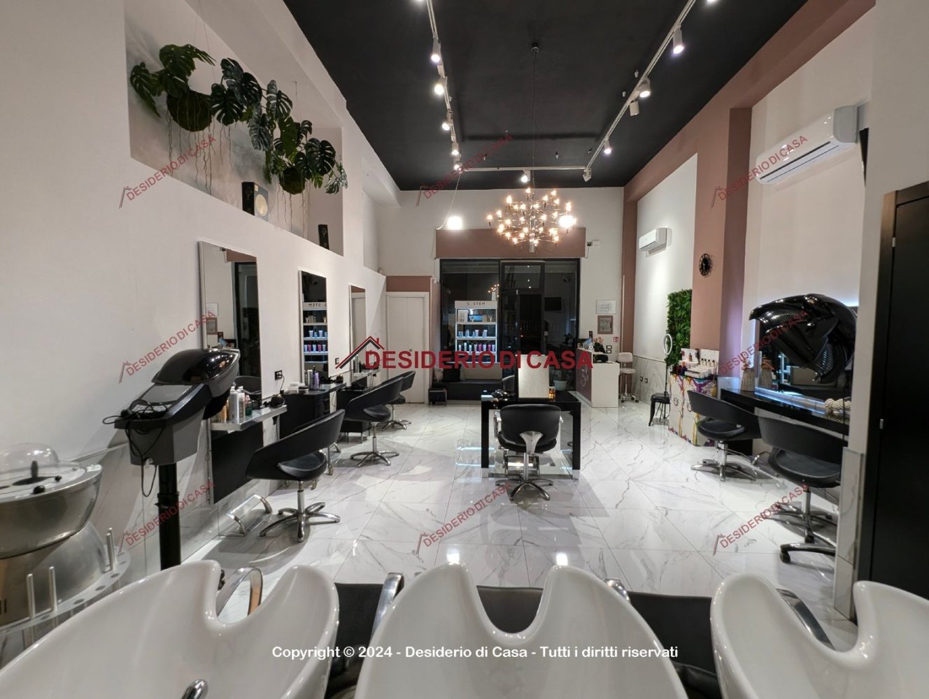 Propriété commerciale à Palermo, Italy 120m² No. 80005