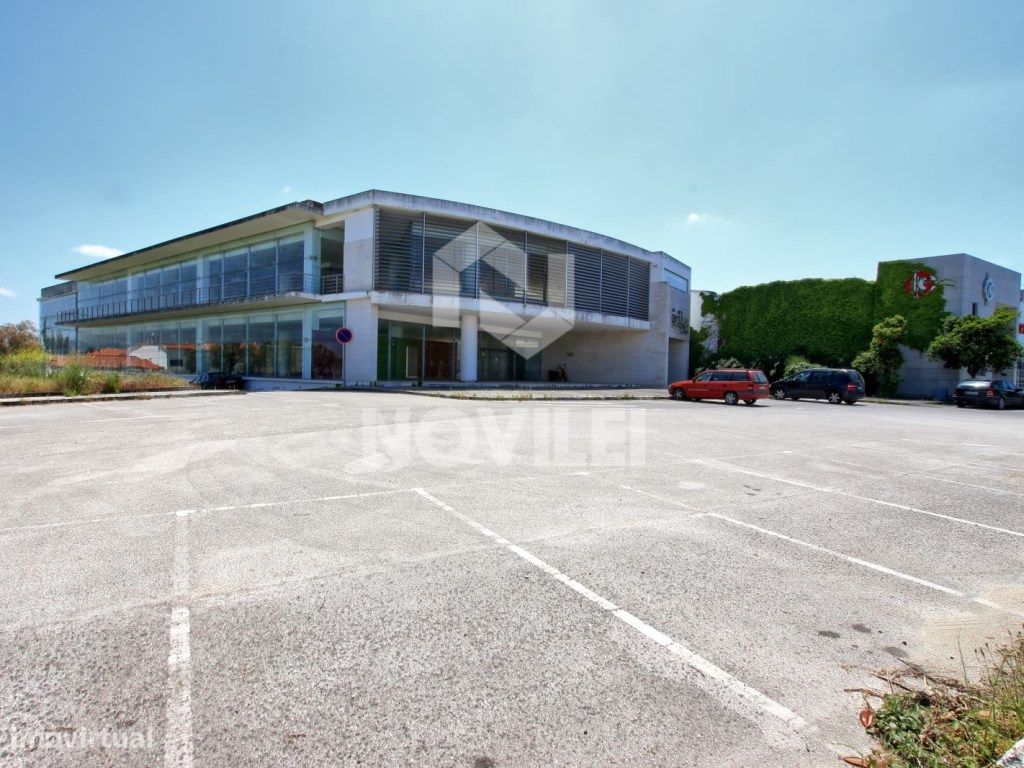2358m² Warehouse in Batalha, Portugal No. 10870