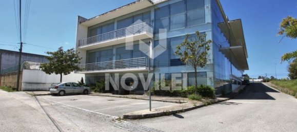 2358m² Warehouse in Batalha, Portugal No. 10870 11