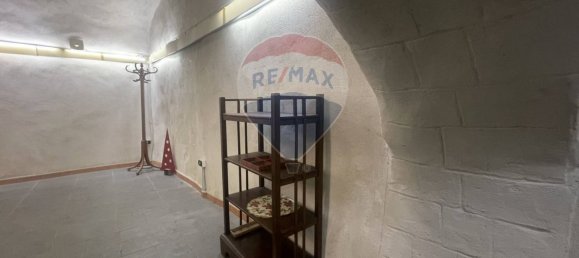 Gewerbliche Immobilie in Naples, Italy 119m², Nr. 54876 16