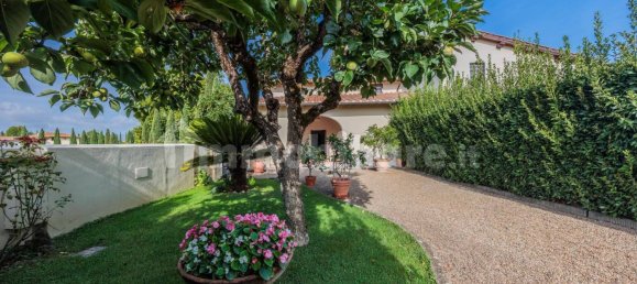 3 bedrooms House in Campi Bisenzio, Italy No. 361815 31