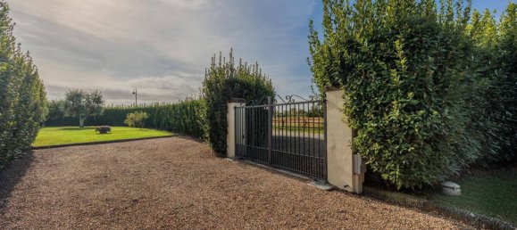 3 bedrooms House in Campi Bisenzio, Italy No. 361815 22