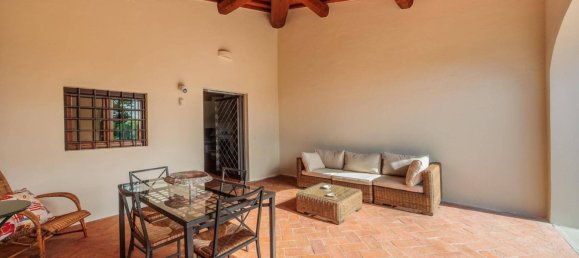 3 bedrooms House in Campi Bisenzio, Italy No. 361815 4